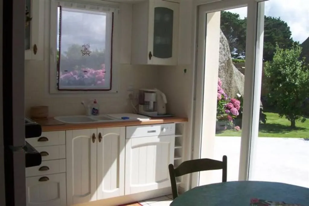 Maison Recente Pres De La Mer Kerlouan 0*,